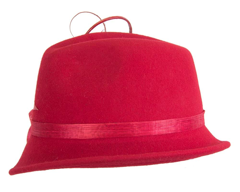 red trilby hat