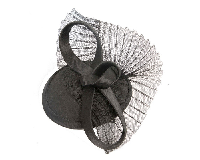Custom made black fascinator hat for special occasion - Image 2