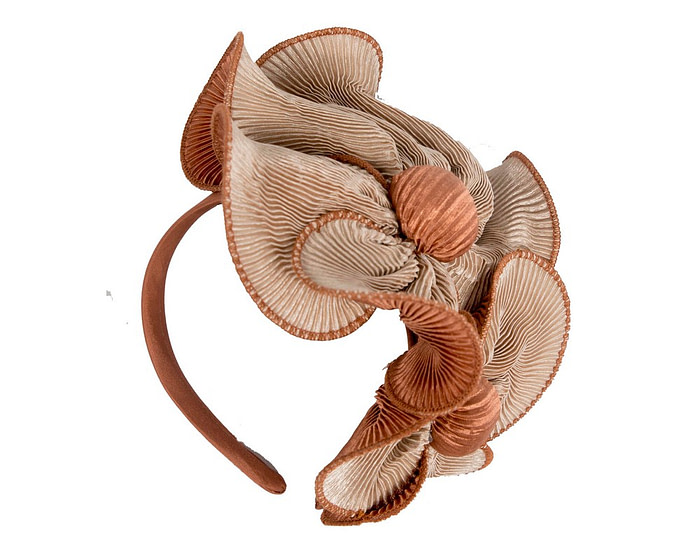Nude & Tan racing fascinator by Max Alexander - Image 2