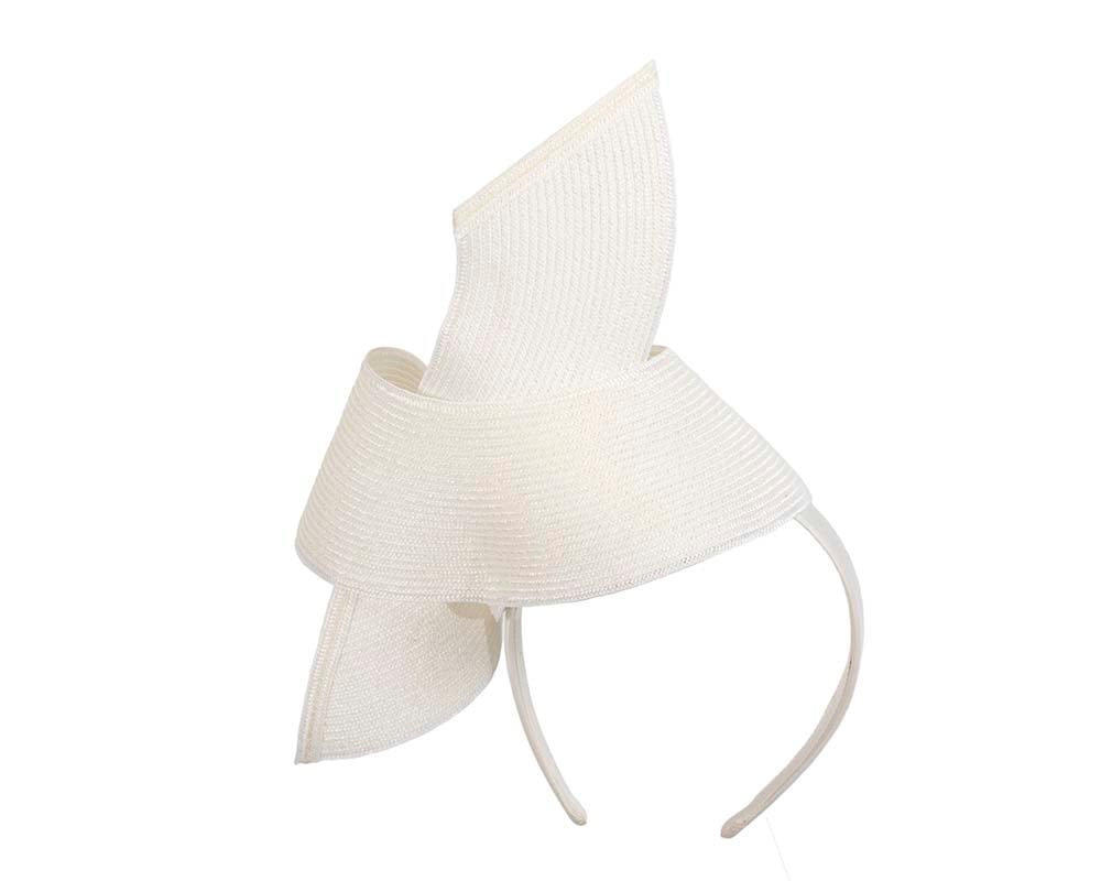 Stylish white Australian Made racing fascinator by Max Alexander - Image 6
