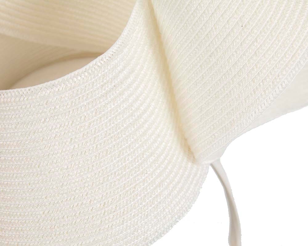 Stylish white Australian Made racing fascinator by Max Alexander - Image 5