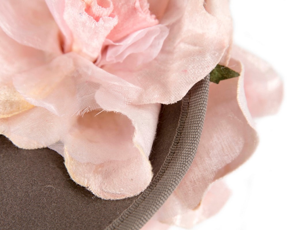 Grey winter fascinator with pink roses by Fillies Collection - Image 5
