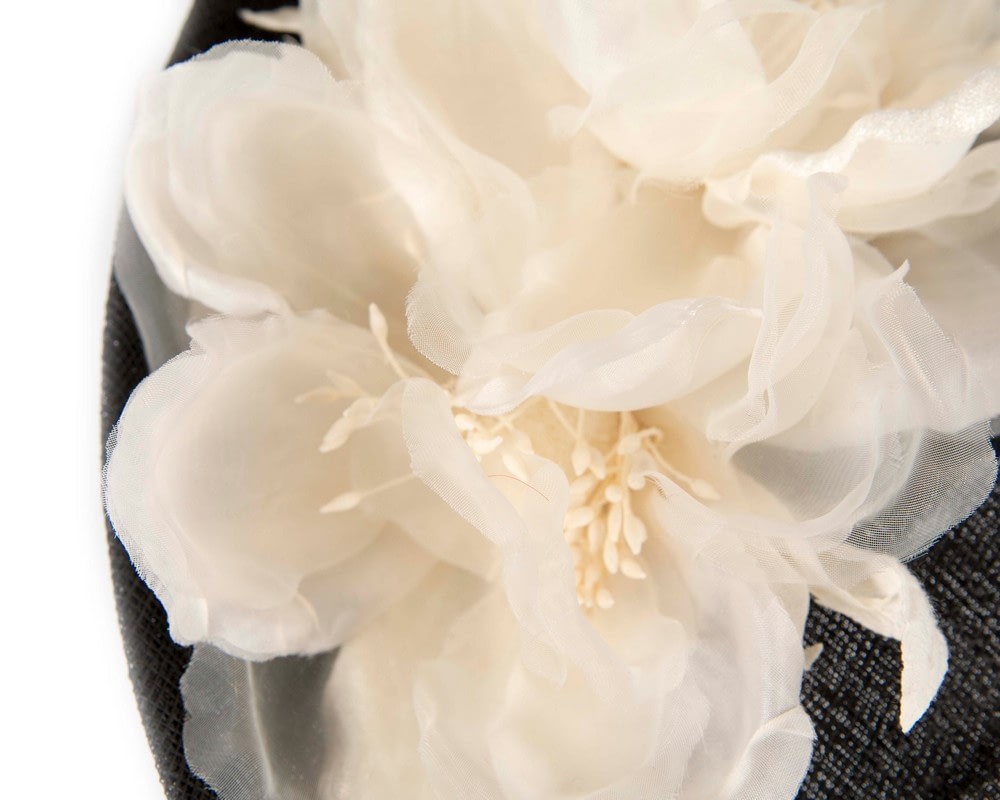 Bespoke black sinamay fascinator with cream flower by Max Alexander - Image 4