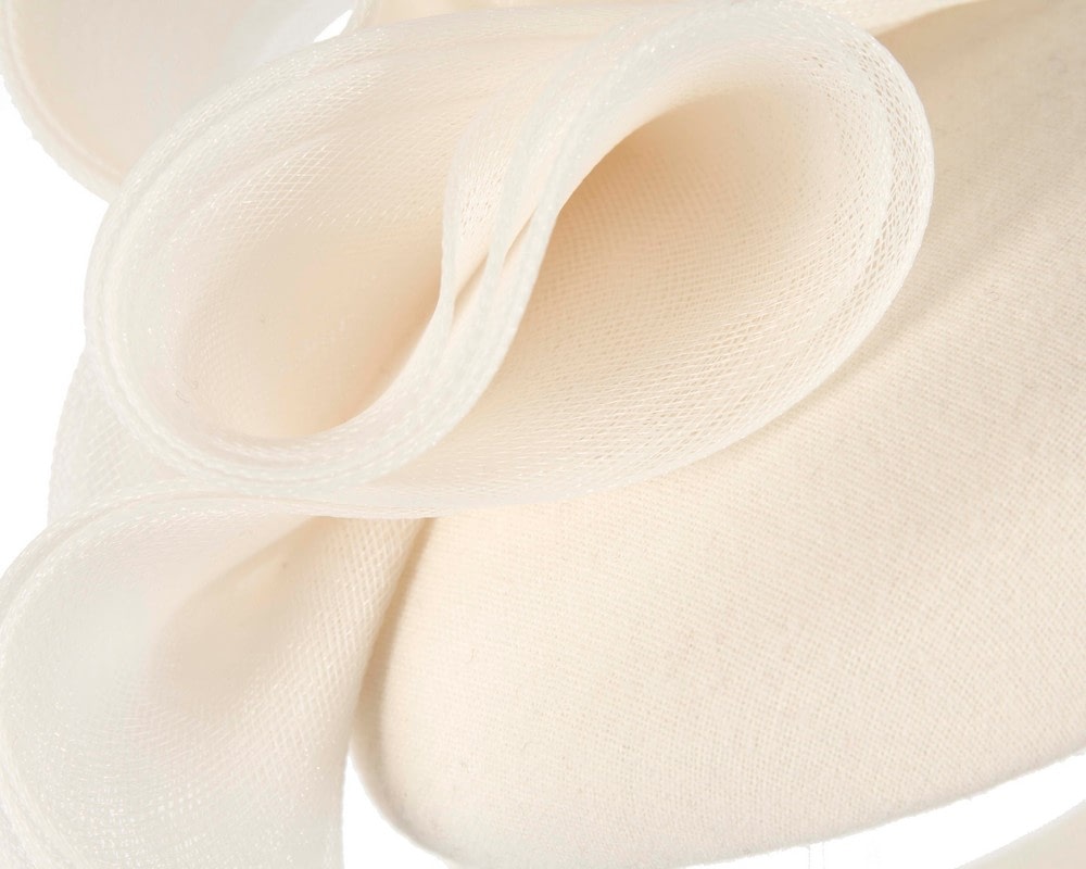 Large cream winter racing fascinator by Fillies Collection - Image 5