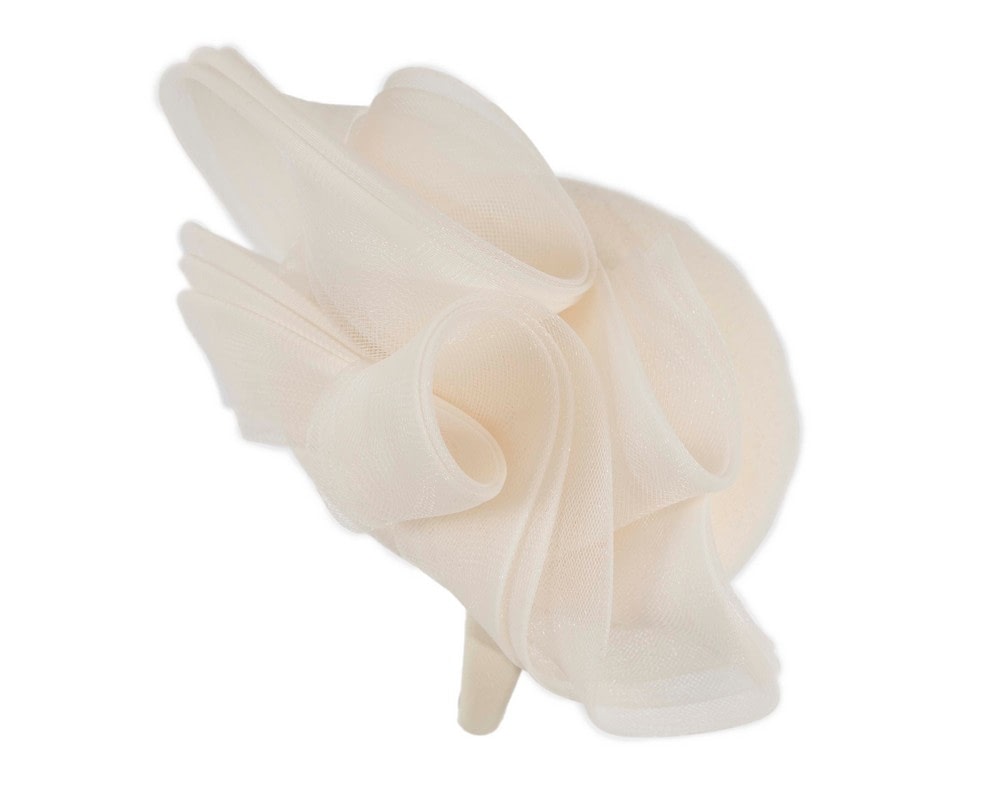 Large cream winter racing fascinator by Fillies Collection - Image 4