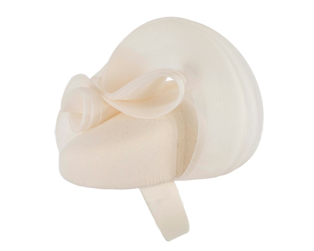 Large cream winter racing fascinator by Fillies Collection - Image 3