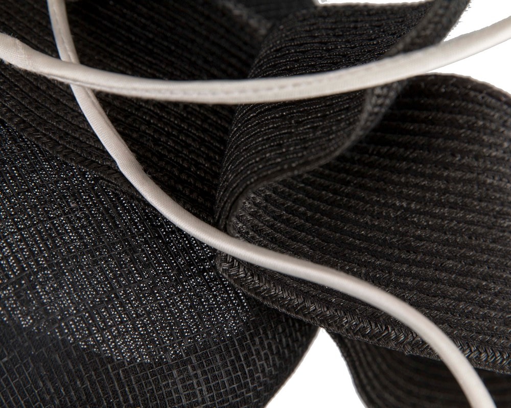 Designers black & white racing fascinator by Fillies Collection - Image 5