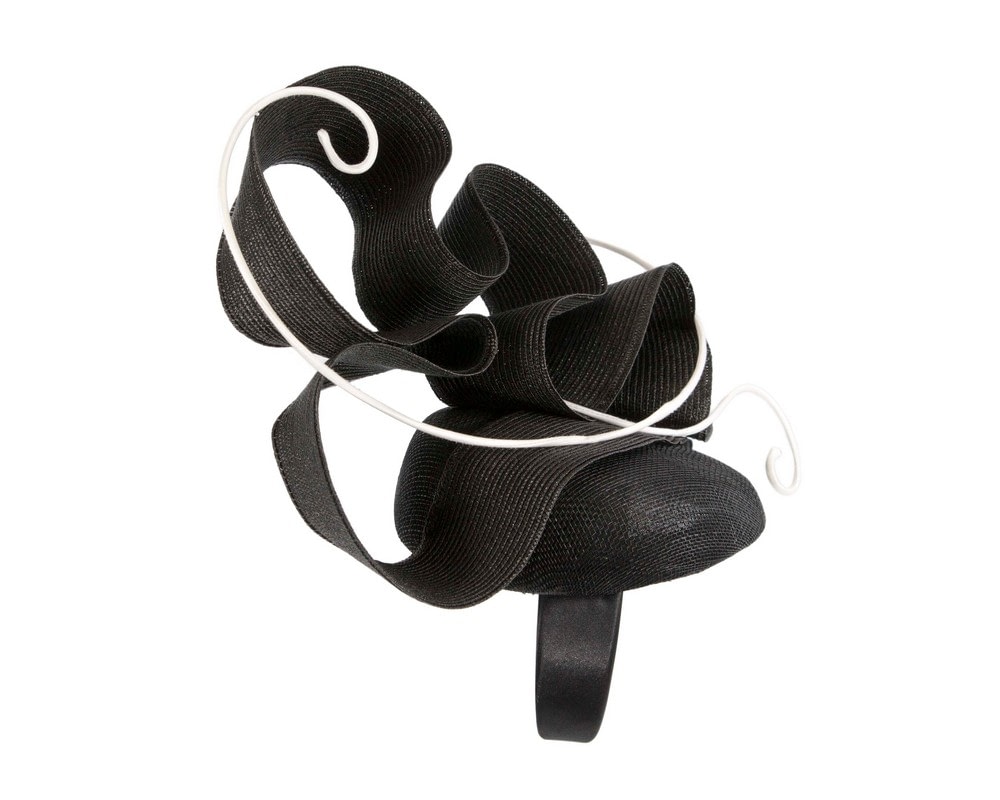 Designers black & white racing fascinator by Fillies Collection - Image 4