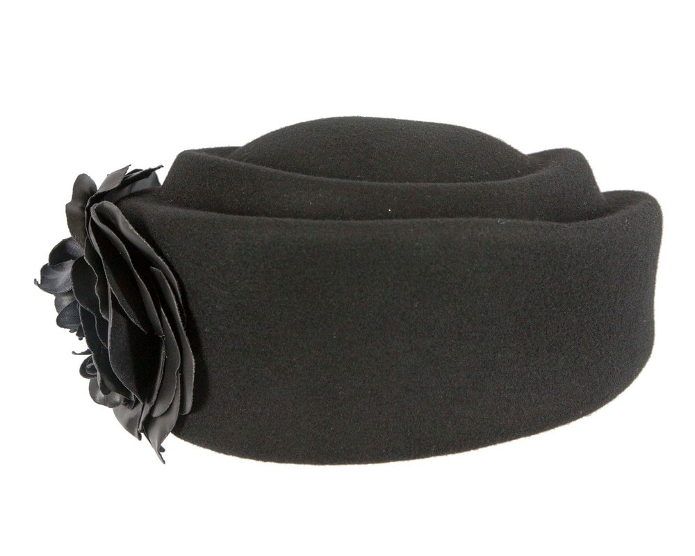 Black winter fashion beret by Fillies Collection - Image 3