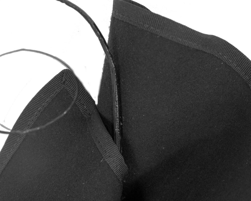 Black felt winter fascinator by Fillies Collection - Image 3