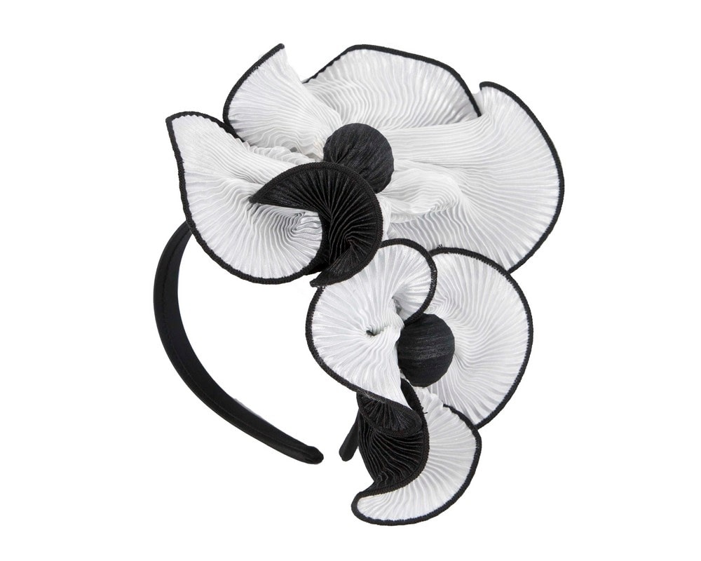 Fascinators Online - Exclusive white & black fascinator by Max Alexander