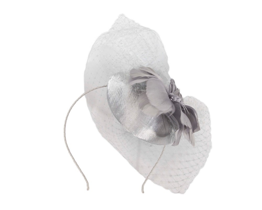 Covered silver fascinator with veil - Image 4