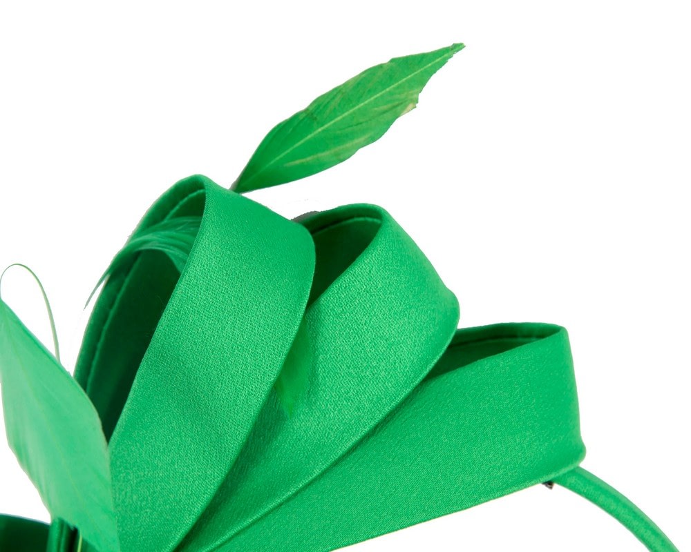 Green bow racing fascinator by Max Alexander - Image 3