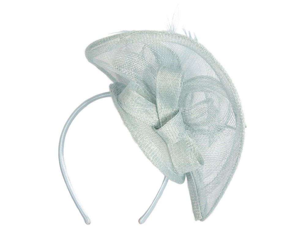 Max Alexander Chic Light Blue Sinamay Flower Fascinator - Image 4