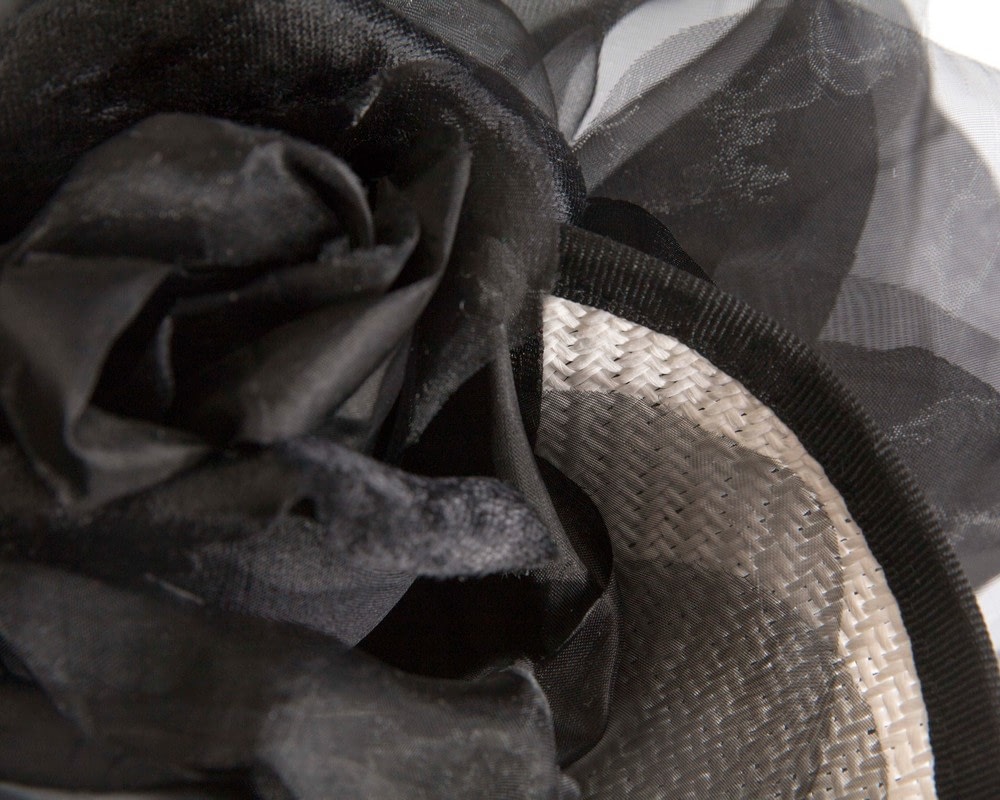 White & black flower fascinator by Fillies Collection - Fascinators Online White & black flower fascinator by Fillies Collection - Image 5