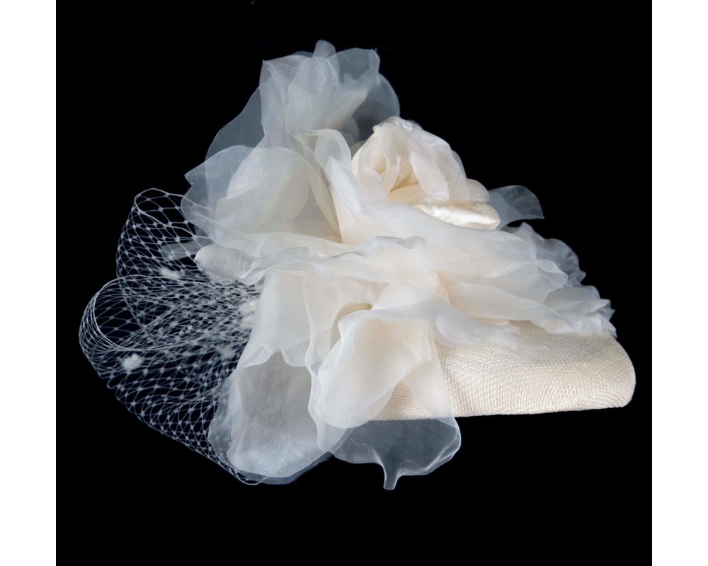 Stunning Cream Flower Fascinator by Fillies Collection - Image 4