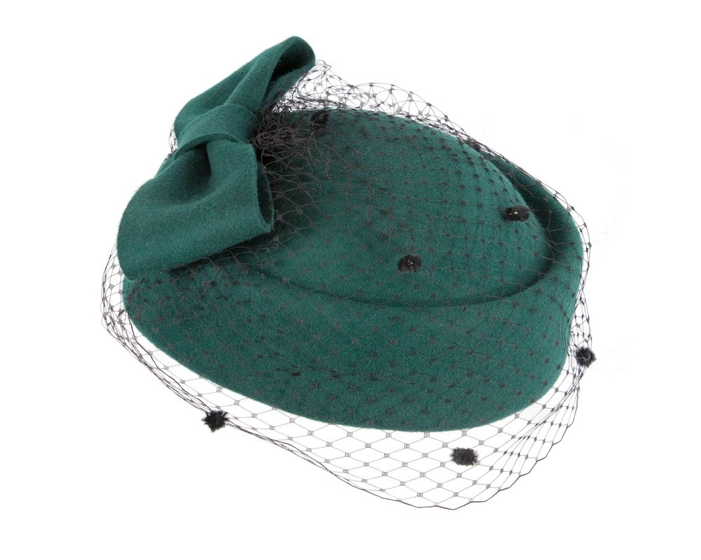 Large green felt beret hat with veil - Image 3