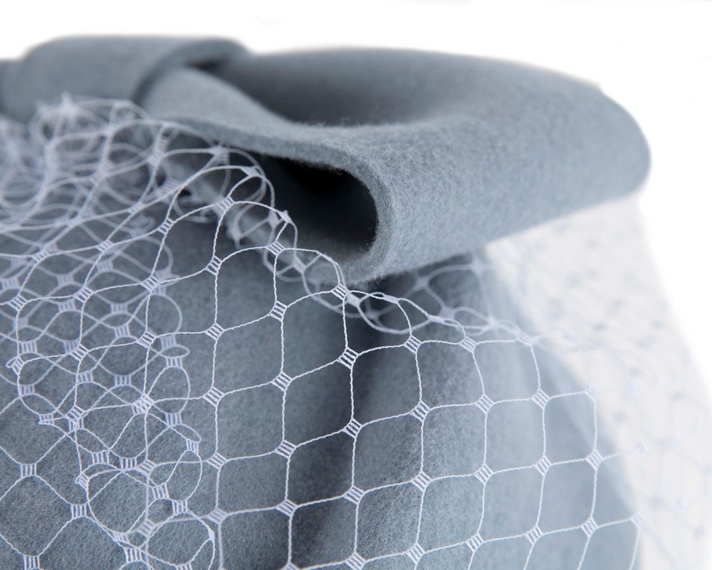 Large light blue felt beret hat with veil - Image 5