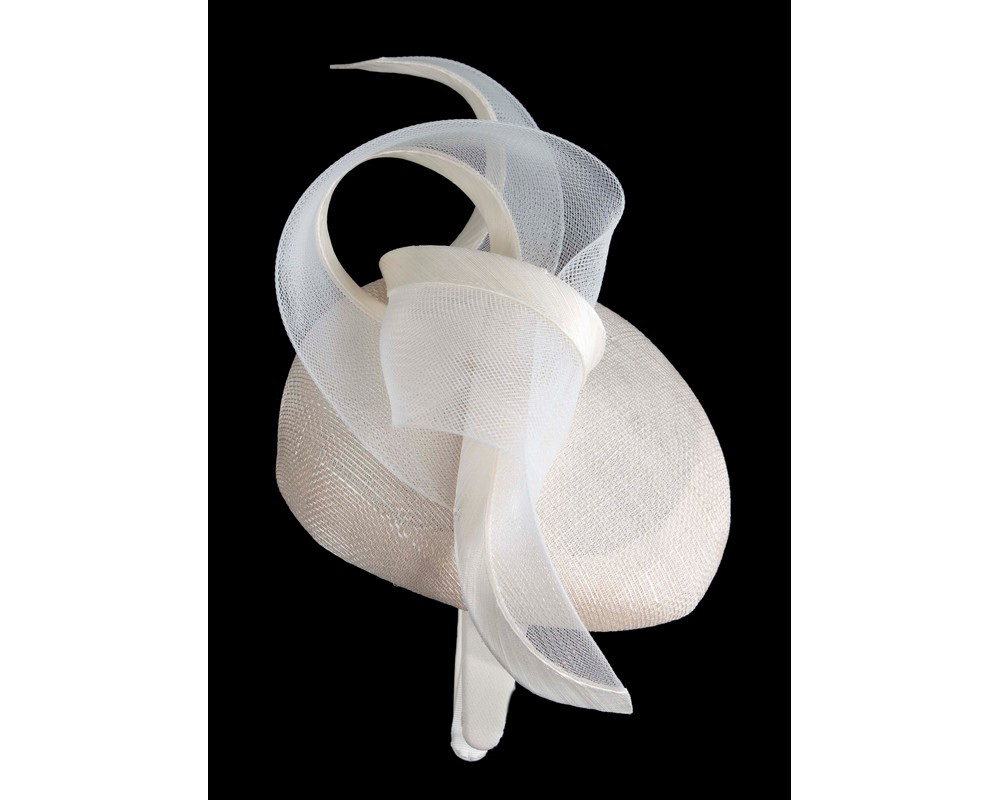 Elegant Cream Pillbox Fascinator for Spring Racing - Fascinators Online Elegant Cream Pillbox Fascinator for Spring Racing - Image 3