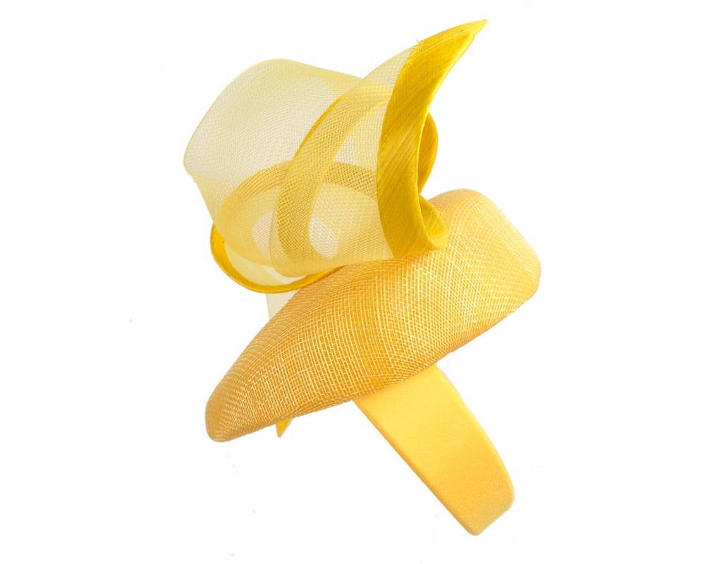 Elegant Yellow Pillbox Fascinator for Spring Racing - Fascinators Online Elegant Yellow Pillbox Fascinator for Spring Racing - Image 4