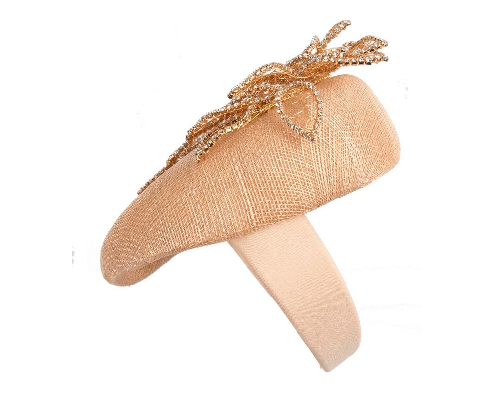 Gold pillbox fascinator with jewellery by Fillies Collection - Image 4