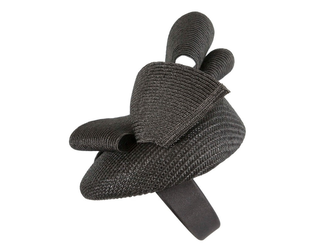 Black racing pillbox fascinator by Fillies Collection - Image 5