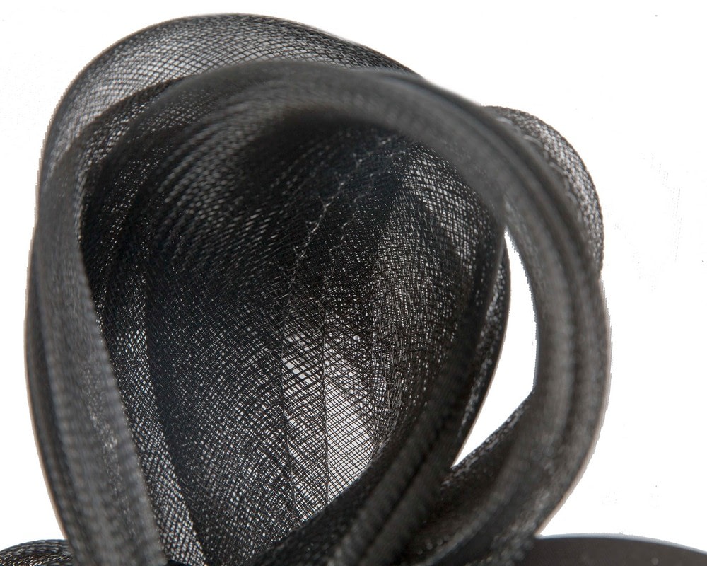 Black layered racing fascinator by Fillies Collection - Image 3