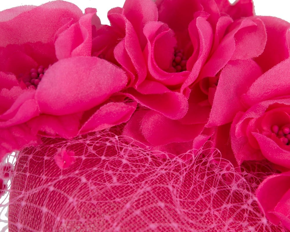 Fuchsia pillbox fascinator with flowers and face veil - Image 3