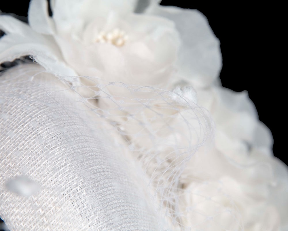 White pillbox fascinator with flowers and face veil - Image 3