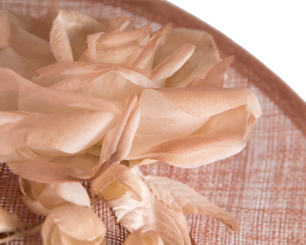 Coffee wide brim sinamay fascinator hat with flowers - Fascinators Online Coffee wide brim sinamay fascinator hat with flowers - Image 4