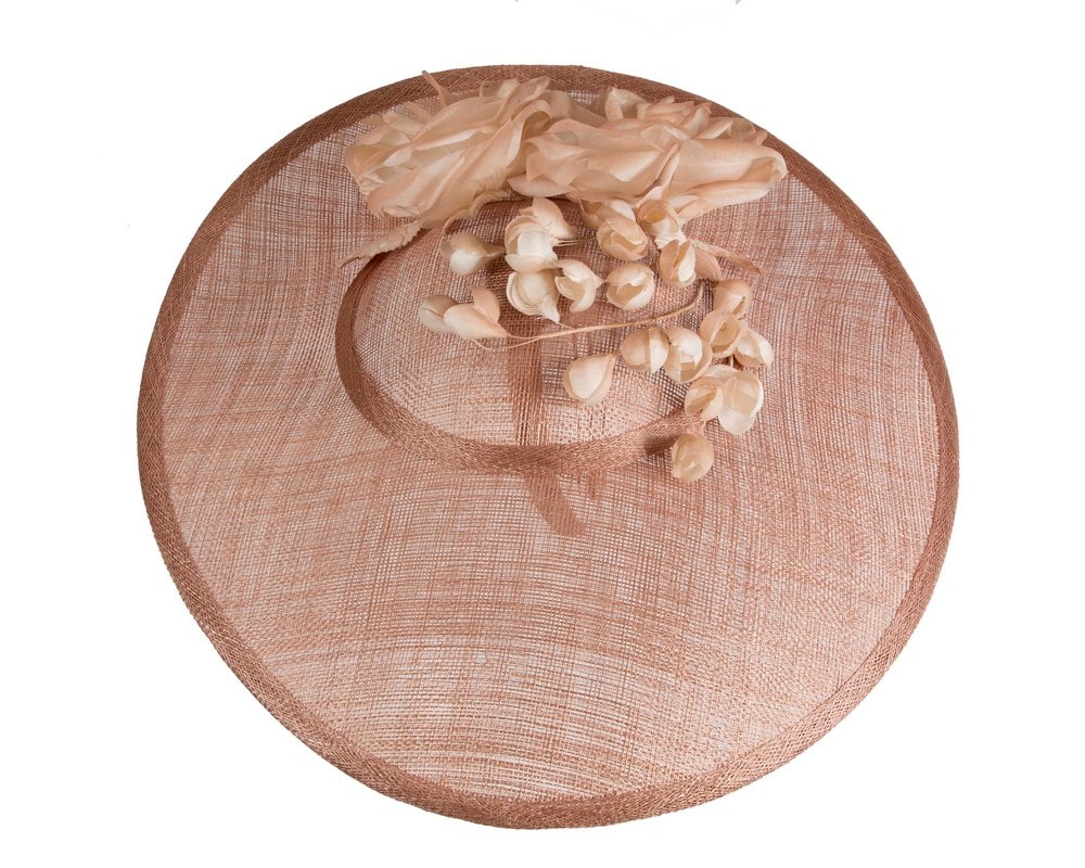 Coffee wide brim sinamay fascinator hat with flowers - Fascinators Online Coffee wide brim sinamay fascinator hat with flowers - Image 3