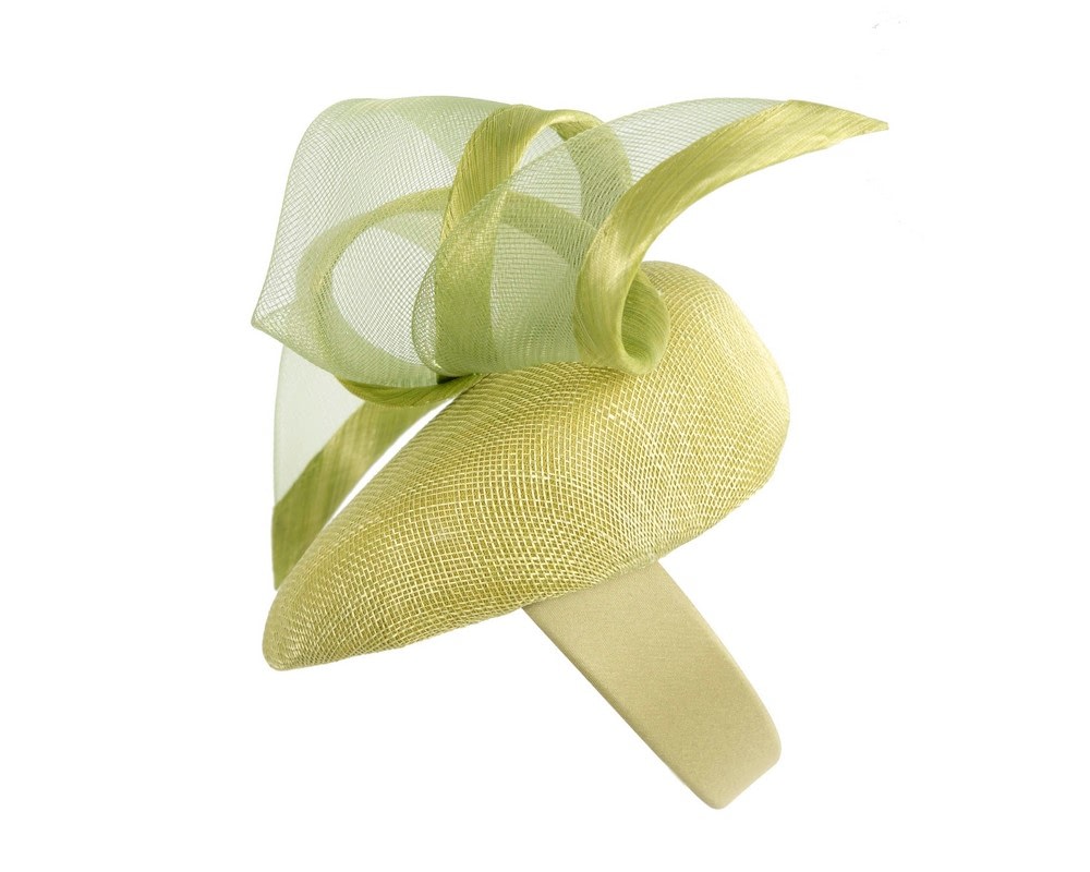 Elegant Lime Green Pillbox Fascinator for Spring Racing - Fascinators Online Elegant Lime Green Pillbox Fascinator for Spring Racing - Image 4