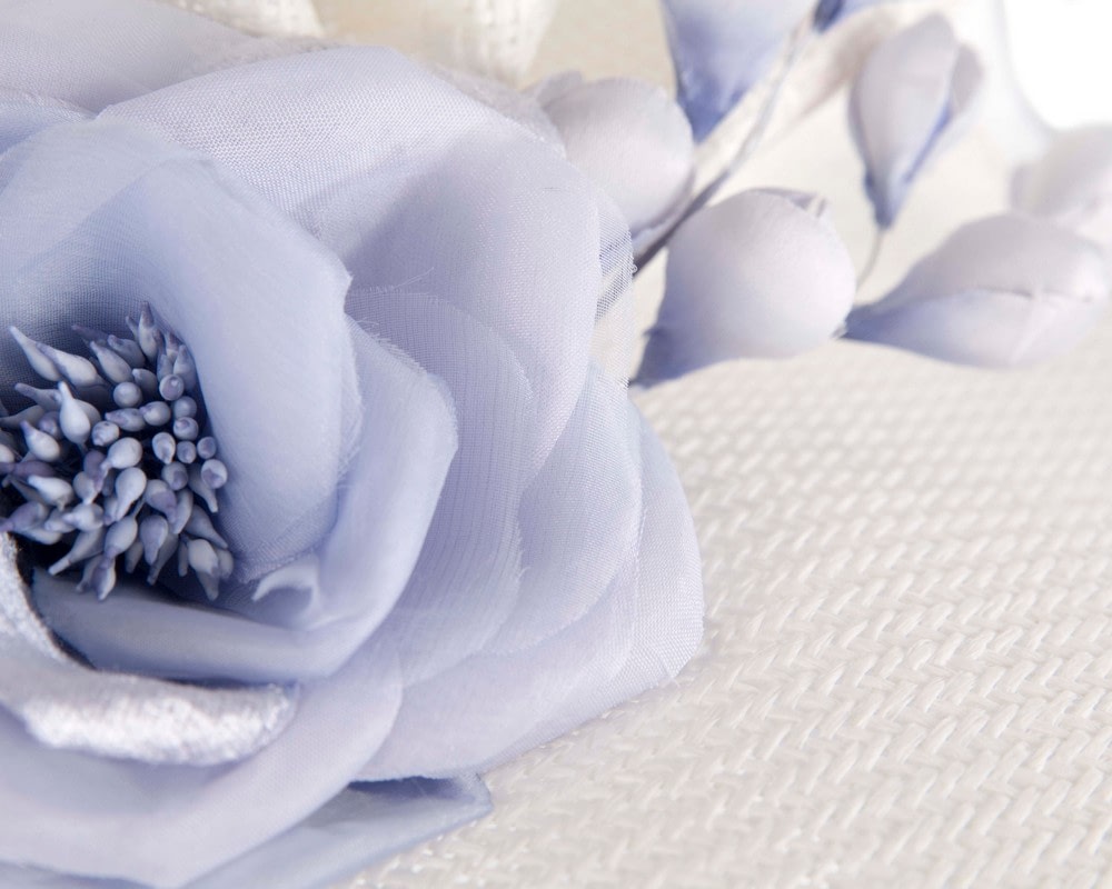 Bespoke large white & blue flower fascinator by Fillies Collection - Fascinators Online Bespoke large white & blue flower fascinator by Fillies Collection - Image 3