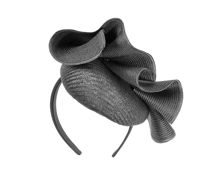 Black racing pillbox fascinator by Fillies Collection - Image 6
