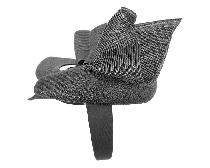 Black racing pillbox fascinator by Fillies Collection - Image 3