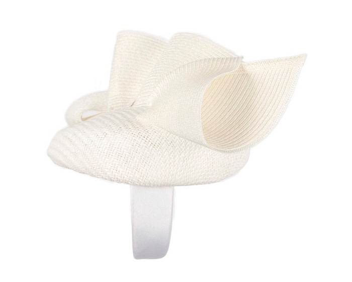 White racing pillbox fascinator by Fillies Collection - Image 3