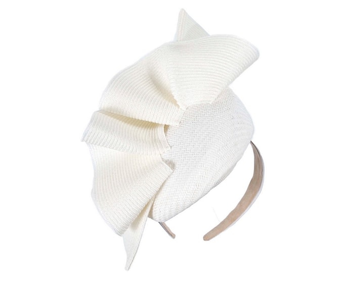 White racing pillbox fascinator by Fillies Collection - Image 2