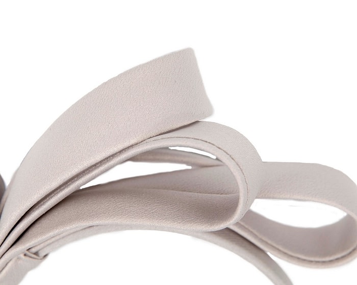 Silver bow racing fascinator by Max Alexander - Image 3