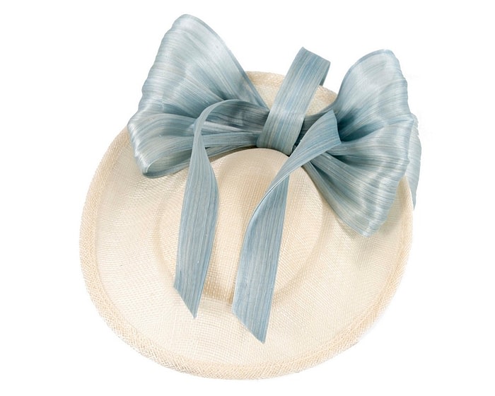 Bespoke cream sinamay fascinator with blue bow by Fillies Collection - Image 3