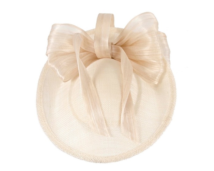 Bespoke cream sinamay fascinator with bow by Fillies Collection - Image 3
