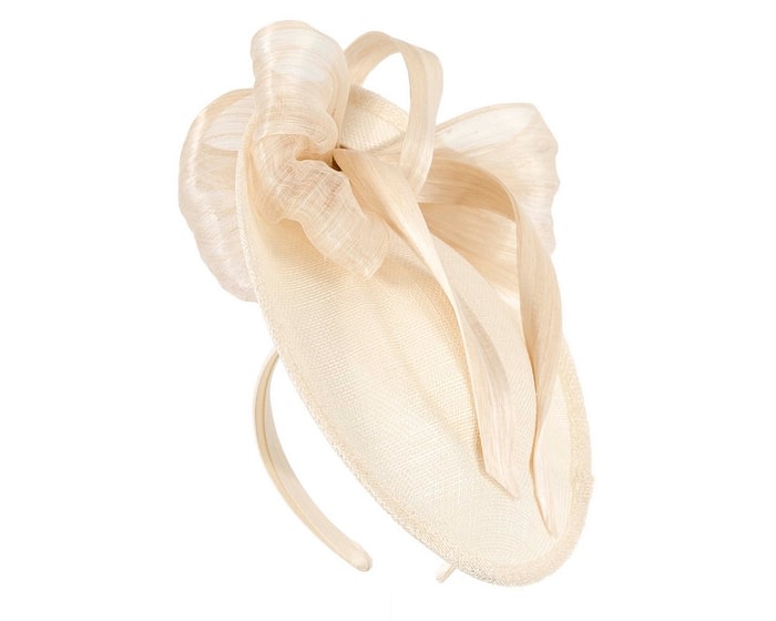 Bespoke cream sinamay fascinator with bow by Fillies Collection - Image 2