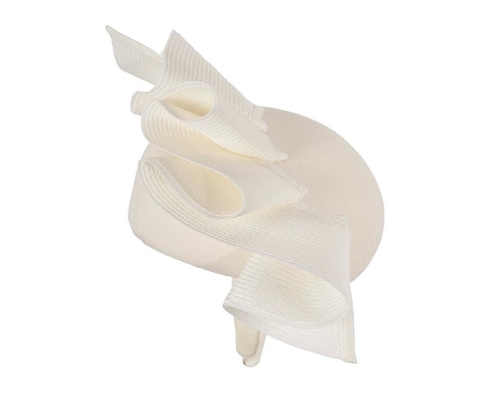 Cream winter racing pillbox fascinator by Fillies Collection - Image 4