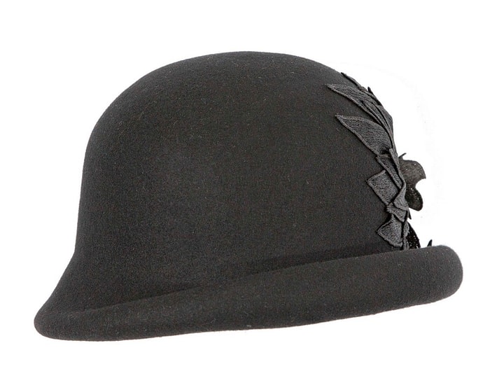 Black winter cloche hat by Max Alexander - Image 4
