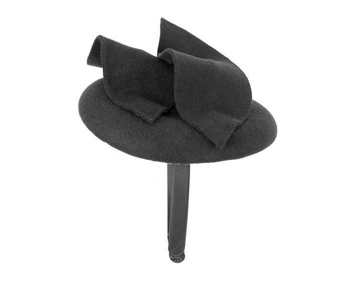 Black felt winter pillbox fascinator by Max Alexander - Image 4