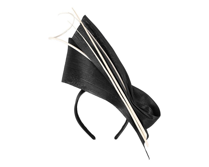 Bespoke black & white fascinator by Fillies Collection - Image 2