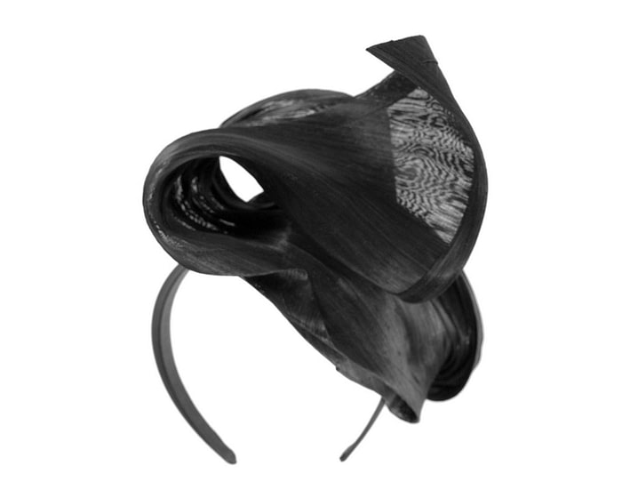 Bespoke black racing fascinator by Fillies Collection - Image 6
