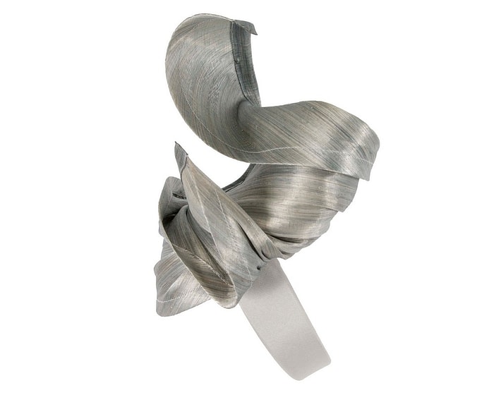 Bespoke silver racing fascinator by Fillies Collection - Image 3