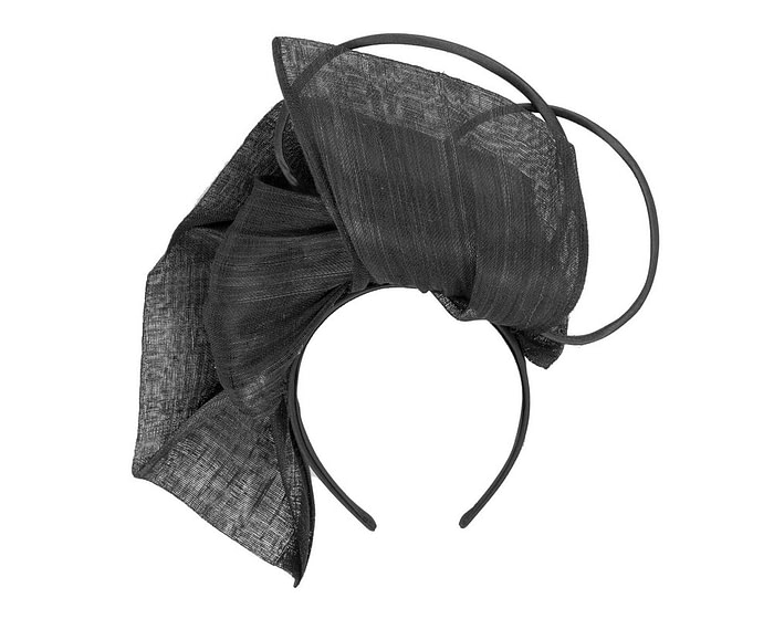 Bespoke sculptured black fascinator by Fillies Collection - Image 4