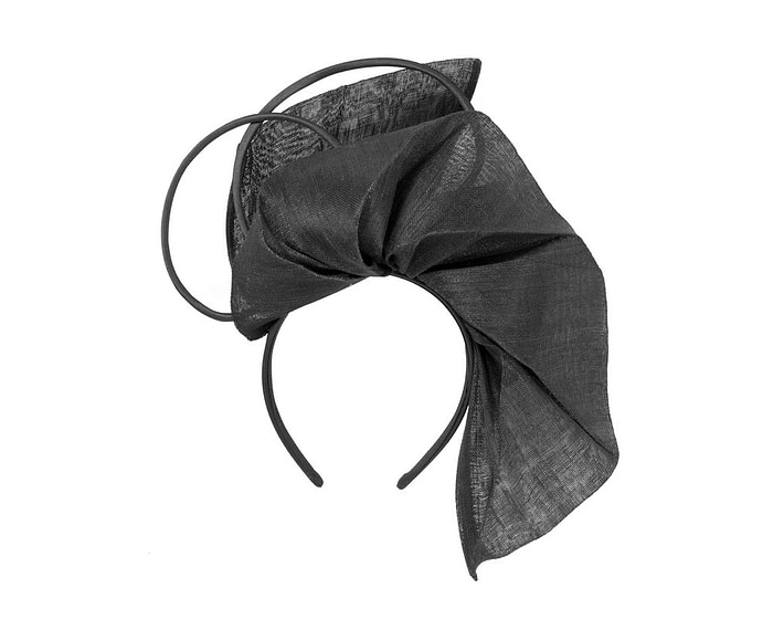 Bespoke sculptured black fascinator by Fillies Collection - Image 2