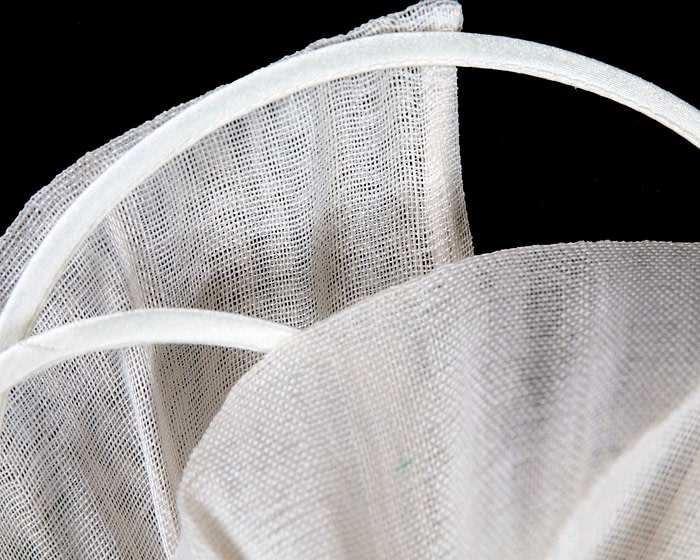 Bespoke sculptured cream fascinator by Fillies Collection - Image 3